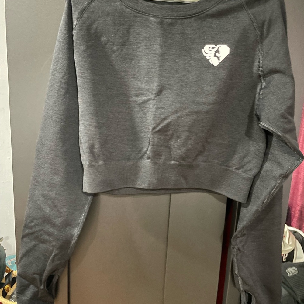 Women’s best cropped long sleeve